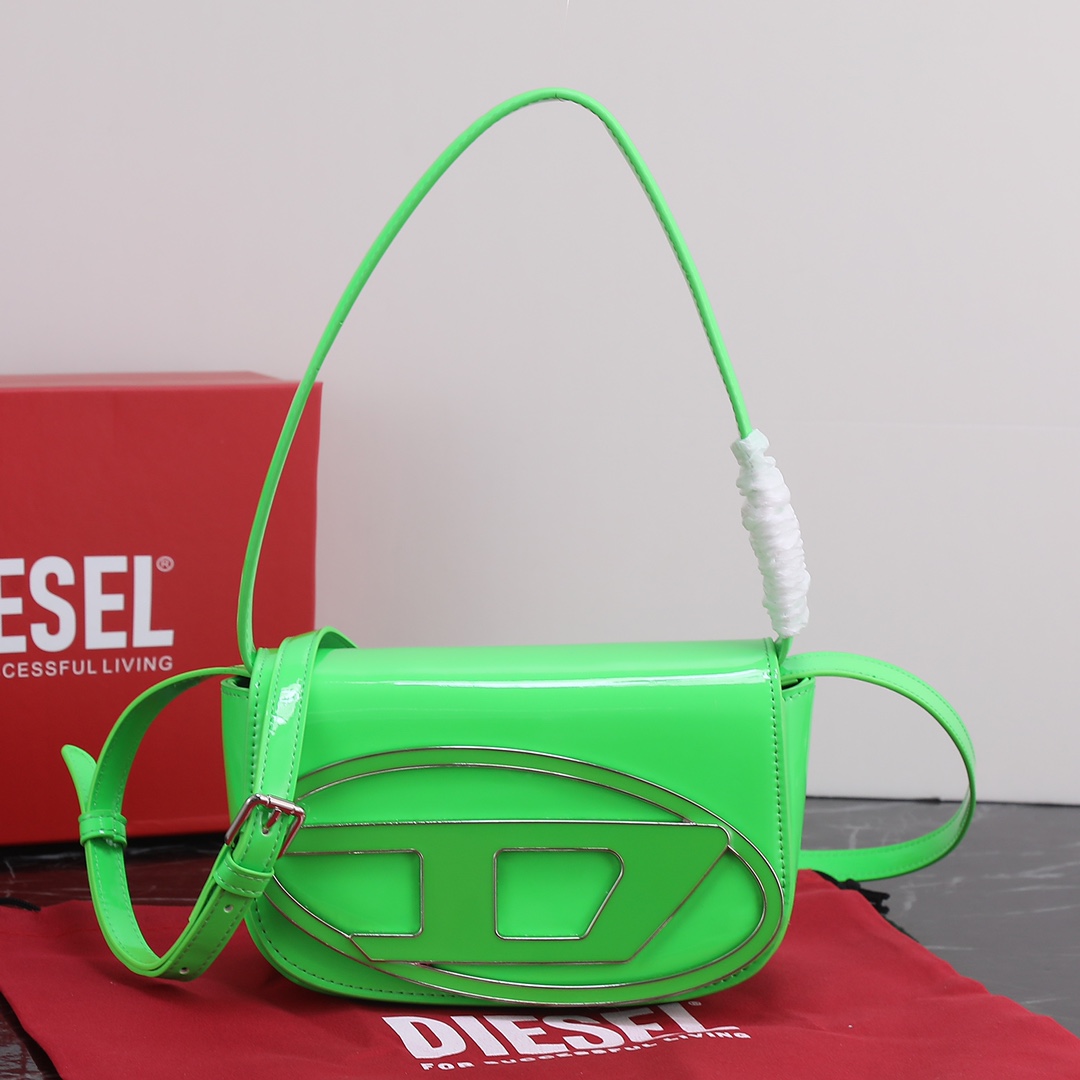绿色配礼盒新品上架Diesel迪赛叮