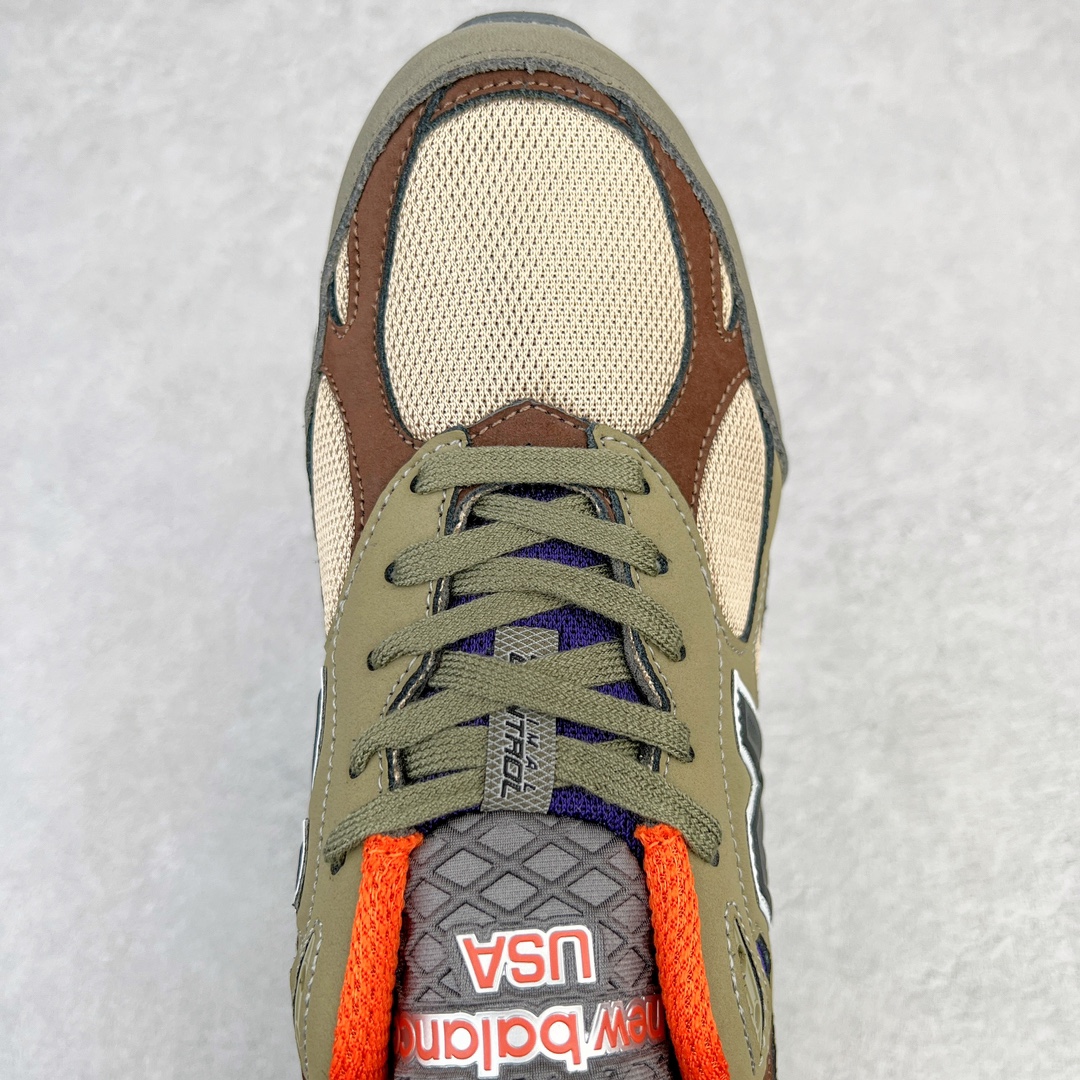 图片[4]-＃K版纯原福利 New Balance M990BT3 新百伦NB990V3 绿棕黑 第三代总统复古慢跑鞋 正确3M反光细节 原楦原纸版开发 正确6层组合底模精密开发 搭载全新碳素中底 后跟透明TPU水晶装饰条稳固 沿用了引以为傲的跑鞋手工技艺 采用猪皮绒面并包裹局部透气网面的鞋身设计 菱网鞋舌上刻有New Balance USA 鞋面依旧身着经典的大热之灰 彰显了其高端的品质身份 尺码：36 37 37.5 38 38.5 39 40 40.5 41.5 42 42.5 43 44 45-选品中心