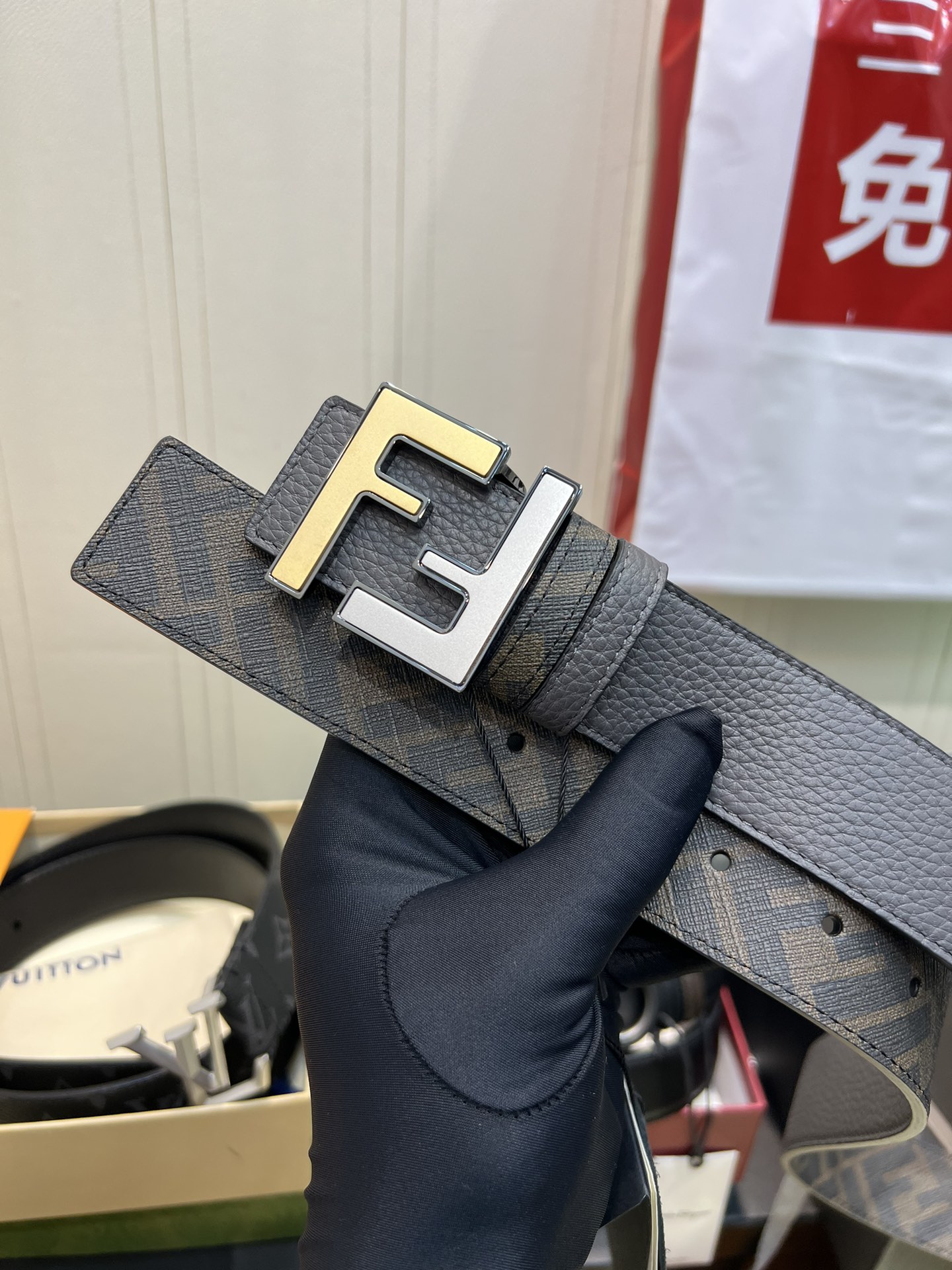 Fendi 4.0宽度男士 皮带 芬迪面料搭配荔枝纹双面可用 双色五金扣精品五金挂扣