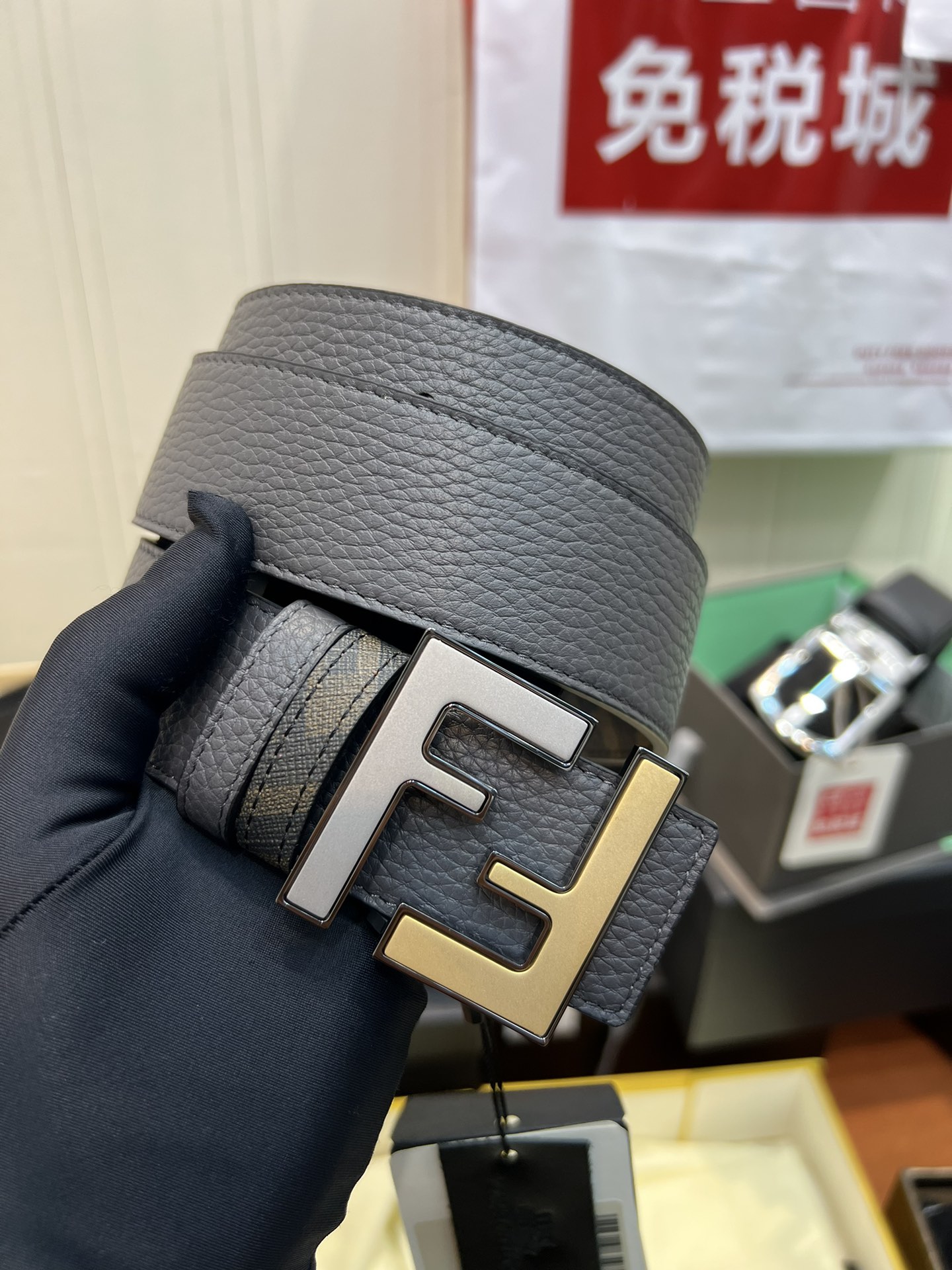 Fendi 4.0宽度男士 皮带 芬迪面料搭配荔枝纹双面可用 双色五金扣精品五金挂扣