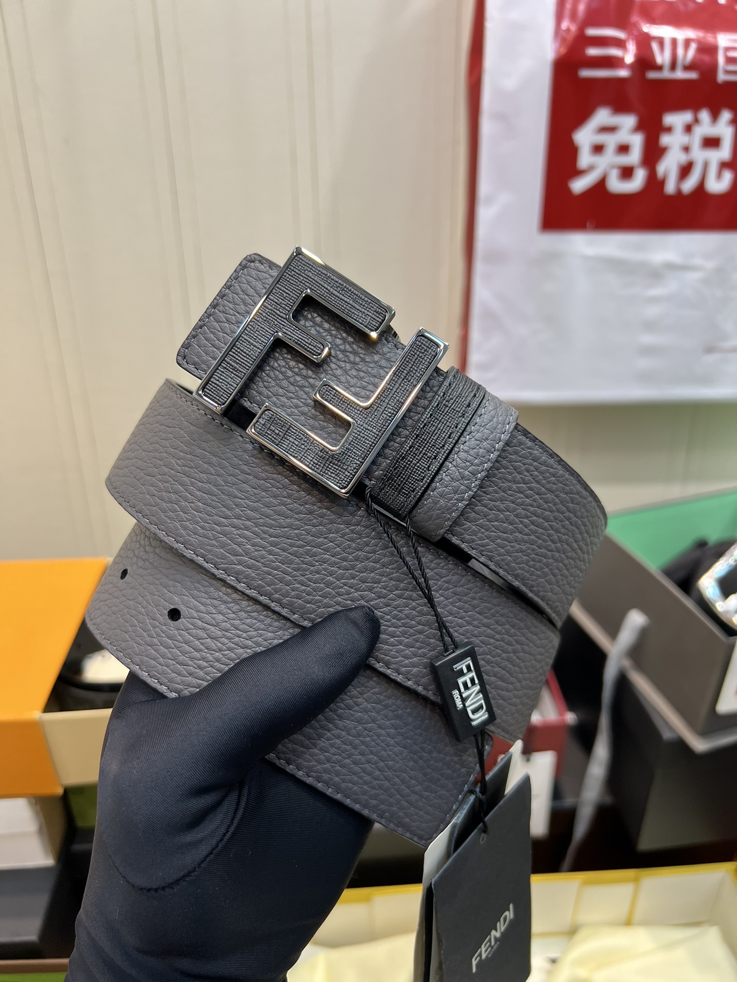 Fendi 同步礼盒 fendi宽版 4.0宽度男士 皮带 芬迪面料搭配荔枝纹双面可用 双色五金扣精品五金挂扣