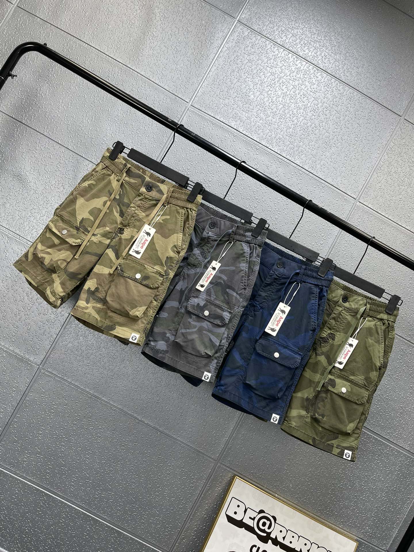 Alternative view of Shorts 03827