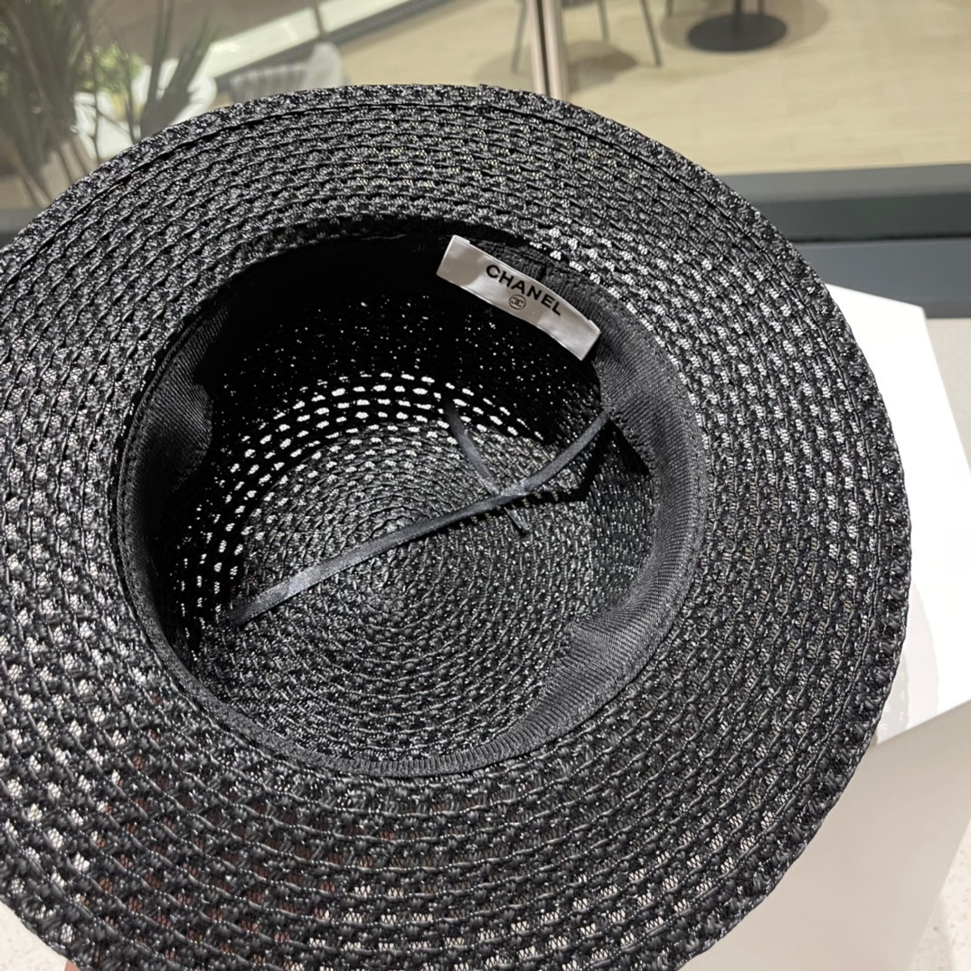 【CHANEL香奈儿】新款草编平顶遮阳草帽盆帽🤩沙滩风，简约大方，百搭单品～出街首选，新款帽型超美腻，新品上架