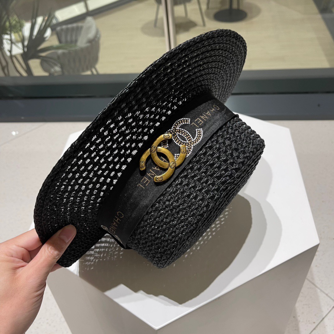 【CHANEL香奈儿】新款草编平顶遮阳草帽盆帽🤩沙滩风，简约大方，百搭单品～出街首选，新款帽型超美腻，新品上架