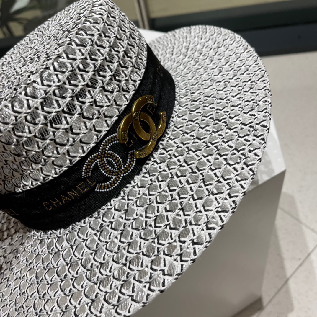 【CHANEL香奈儿】新款草编平顶遮阳草帽盆帽🤩沙滩风，简约大方，百搭单品～出街首选，新款帽型超美腻，新品上架