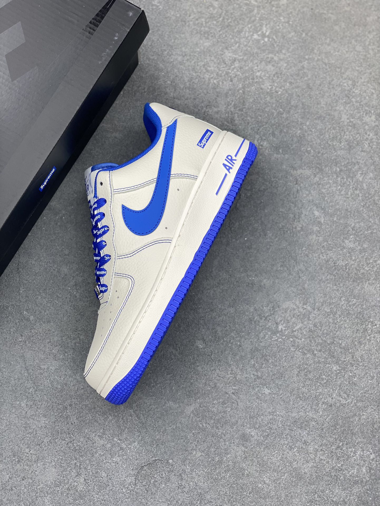 Nike Air Force 1 '07 Low Supreme Collab White/Blue Casual Sneakers 8 i1681928633 1488 6
