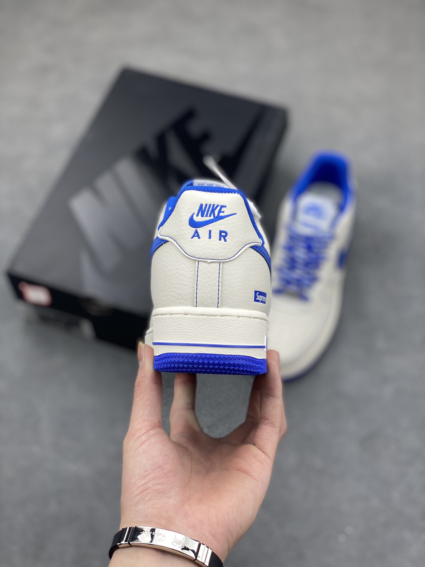 Nike Air Force 1 '07 Low Supreme Collab White/Blue Casual Sneakers 5 i1681928633 4227 3