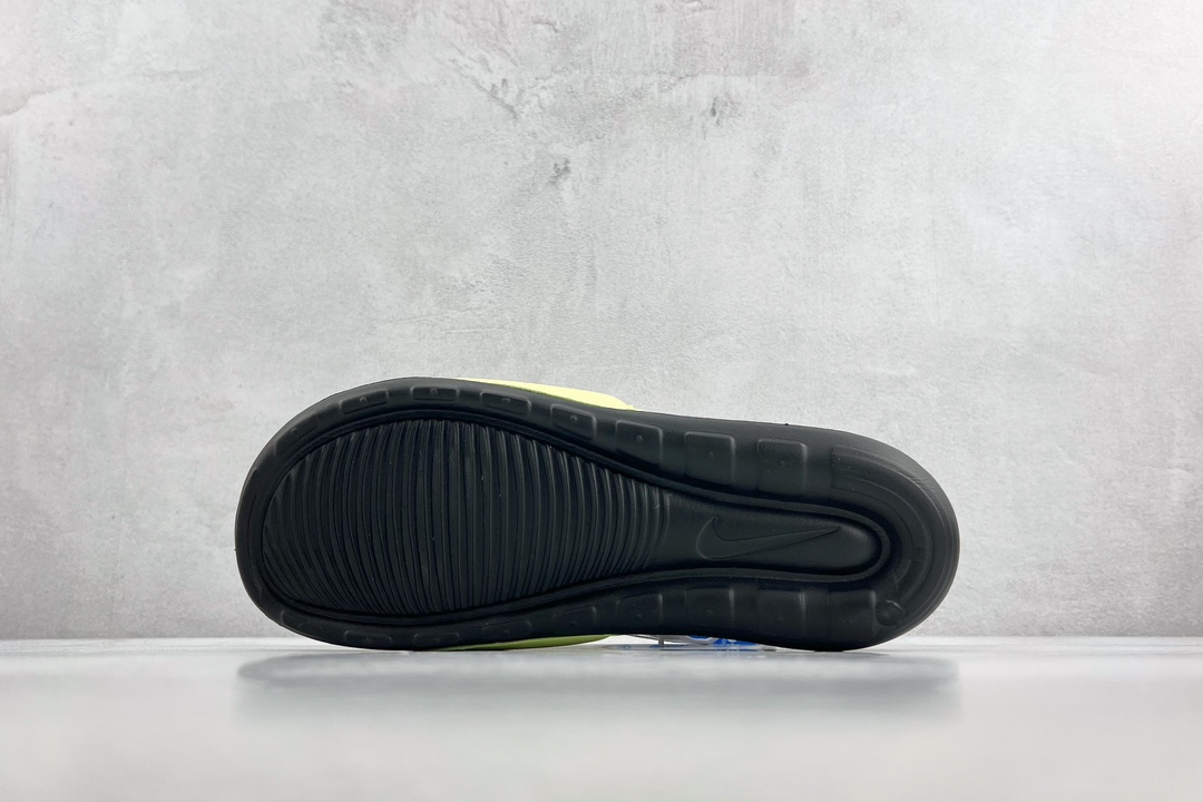 70 平台订单 Nike Victori One Slide Print Mix DD9559-300