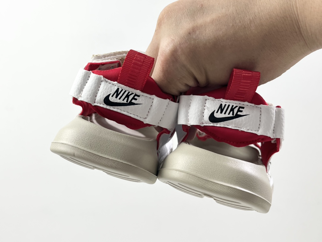 图片[8]-NK 包头三魔术贴儿童凉鞋 尺码：26-35码 露趾透气凉鞋，包头护趾设计，超级贴心💓 三魔术贴设计，方便调节松紧✔️ 简约大气LOGO，百搭时尚🆒 耐磨防滑EVA大底，超舒适☁️-选品中心