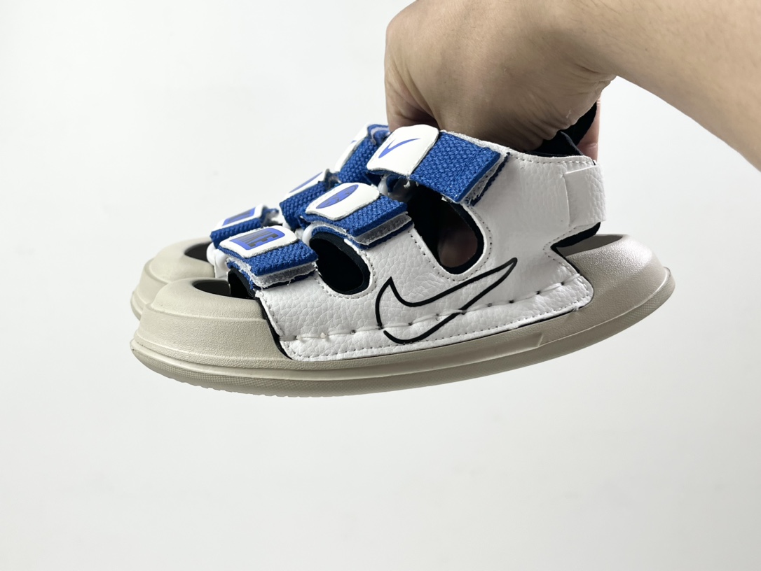 图片[2]-NK 包头三魔术贴儿童凉鞋 尺码：26-35码 露趾透气凉鞋，包头护趾设计，超级贴心💓 三魔术贴设计，方便调节松紧✔️ 简约大气LOGO，百搭时尚🆒 耐磨防滑EVA大底，超舒适☁️-选品中心