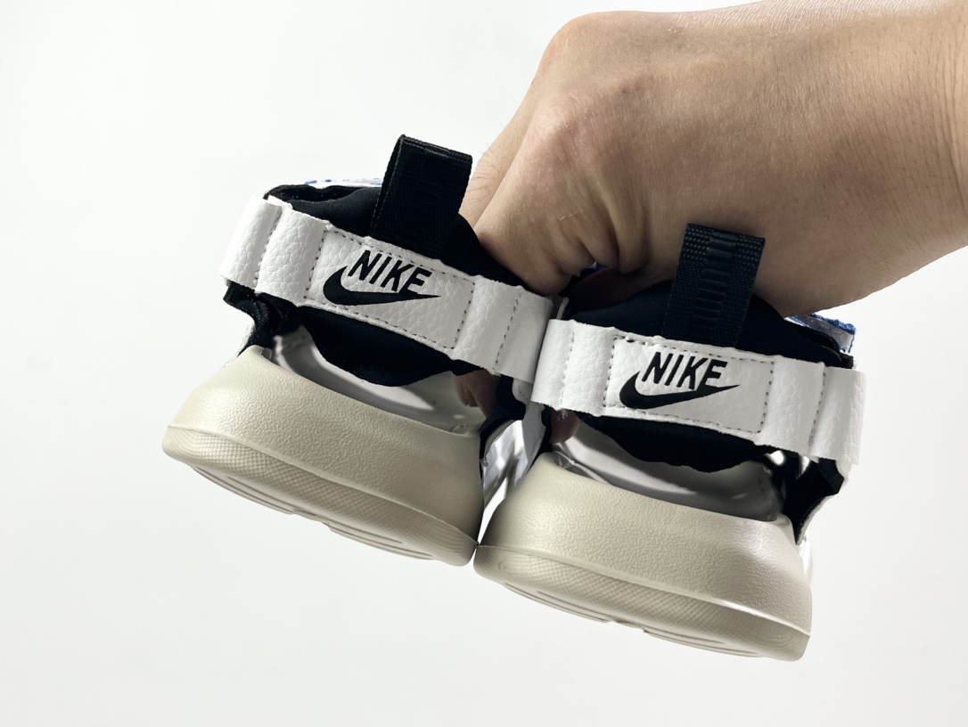 图片[8]-NK 包头三魔术贴儿童凉鞋 尺码：26-35码 露趾透气凉鞋，包头护趾设计，超级贴心💓 三魔术贴设计，方便调节松紧✔️ 简约大气LOGO，百搭时尚🆒 耐磨防滑EVA大底，超舒适☁️-选品中心