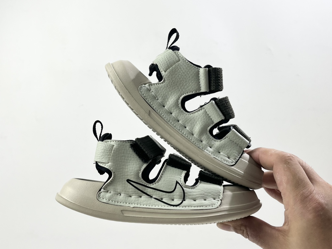 图片[7]-NK 包头三魔术贴儿童凉鞋 尺码：26-35码 露趾透气凉鞋，包头护趾设计，超级贴心💓 三魔术贴设计，方便调节松紧✔️ 简约大气LOGO，百搭时尚🆒 耐磨防滑EVA大底，超舒适☁️-选品中心