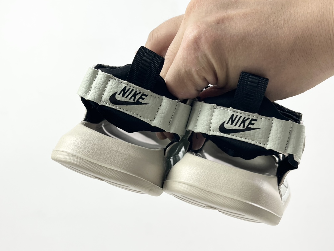 图片[8]-NK 包头三魔术贴儿童凉鞋 尺码：26-35码 露趾透气凉鞋，包头护趾设计，超级贴心💓 三魔术贴设计，方便调节松紧✔️ 简约大气LOGO，百搭时尚🆒 耐磨防滑EVA大底，超舒适☁️-选品中心