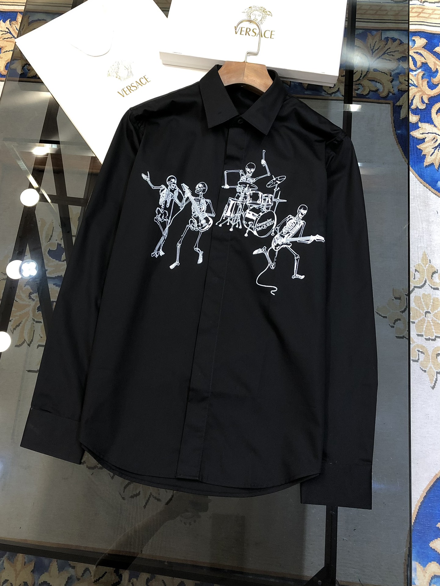 热销 McQ*een 麦昆🔥早春新款男士商务休闲长袖衬衫独家专供 官网同步售卖 修身版型 ✨简约百搭 品质✨高版本✨印胶印花logo图案设计 2
