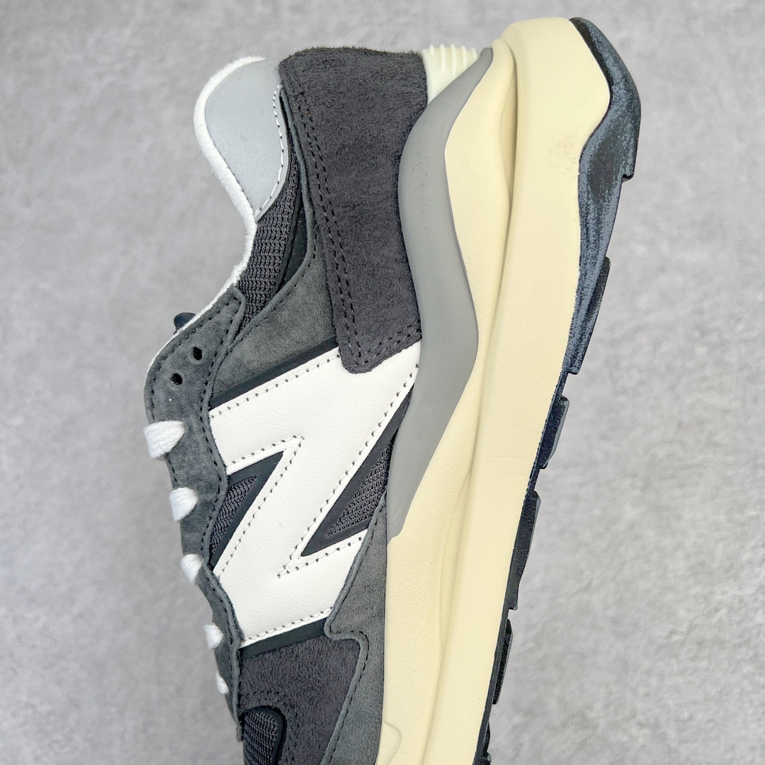 图片[7]-＃小红书爆款‼️New Balance/新百伦 NB5740系列 复古休闲运动跑鞋 特别以1988年首度面世的经典574作为设计蓝本 保留574简约易衬的80s鞋型轮廓 同时再加以向90年代特立独行的抢眼美学致敬 凭借多种严选的优质素材重塑出让人耳目一新又充满层次感的革新中低结构 另一方面 为呼应90年代的巨大化潮流 鞋侧也点题采用了相应的巨大化N字Logo 并且加上反光细节点缀 再结合同样启发自574并经过改良的抓地鞋底 可谓集结两大年代的注目设计元素 尺码：36 36.5 37 37.5 38 38.5 39 40 40.5 41 42 42.5 43 44 45-选品中心