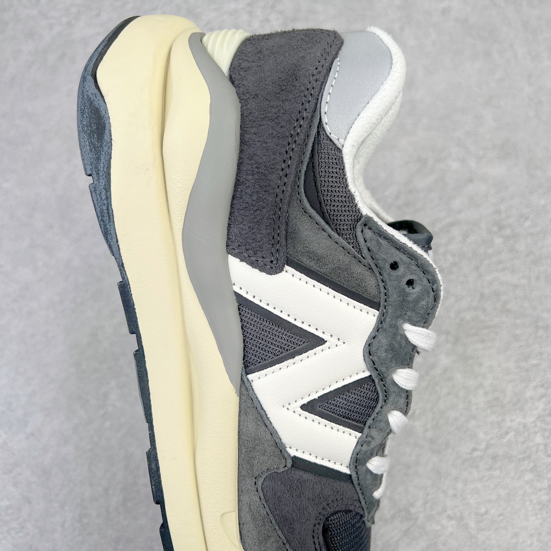 图片[6]-＃小红书爆款‼️New Balance/新百伦 NB5740系列 复古休闲运动跑鞋 特别以1988年首度面世的经典574作为设计蓝本 保留574简约易衬的80s鞋型轮廓 同时再加以向90年代特立独行的抢眼美学致敬 凭借多种严选的优质素材重塑出让人耳目一新又充满层次感的革新中低结构 另一方面 为呼应90年代的巨大化潮流 鞋侧也点题采用了相应的巨大化N字Logo 并且加上反光细节点缀 再结合同样启发自574并经过改良的抓地鞋底 可谓集结两大年代的注目设计元素 尺码：36 36.5 37 37.5 38 38.5 39 40 40.5 41 42 42.5 43 44 45-选品中心