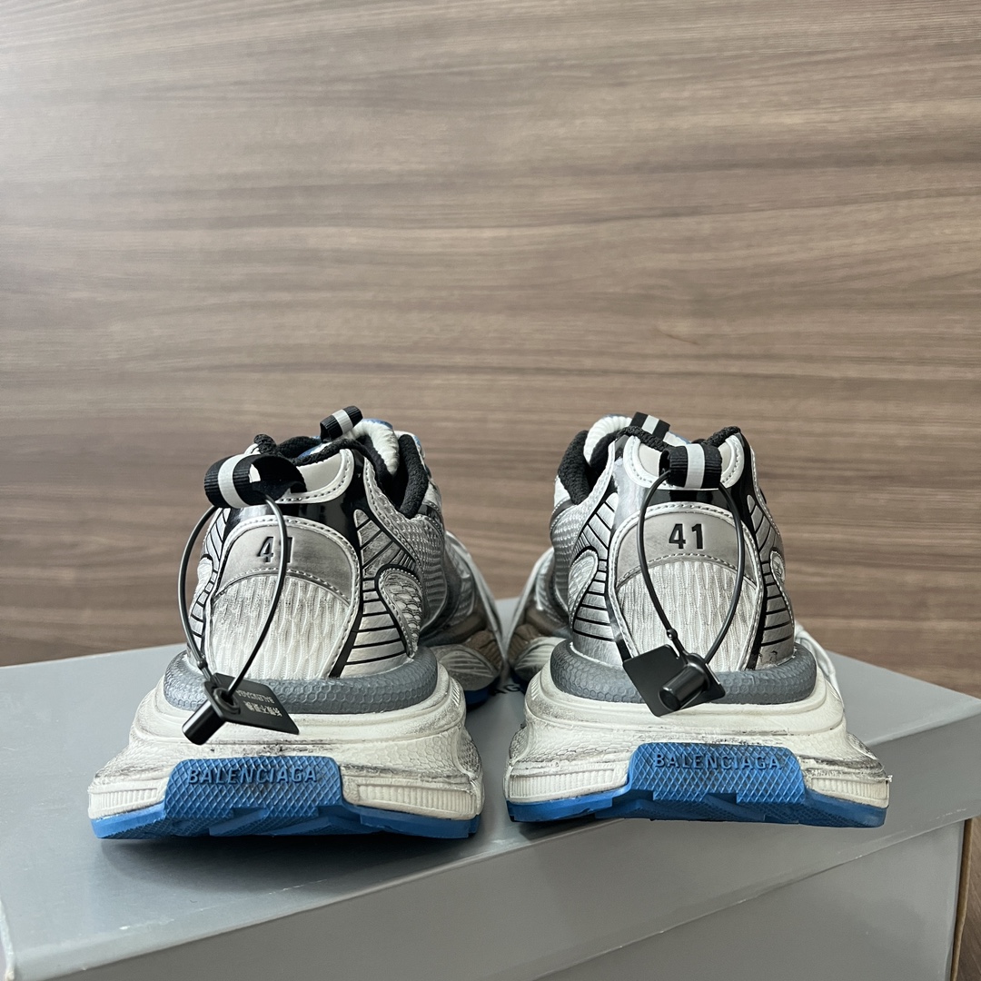 Balenciaga Balenciaga Phantom Sneaker 巴黎世家全新做旧十代银兰涂鸦潮流跑鞋 在延续 Track Trainer 户外轮廓和复杂鞋面结构的同时