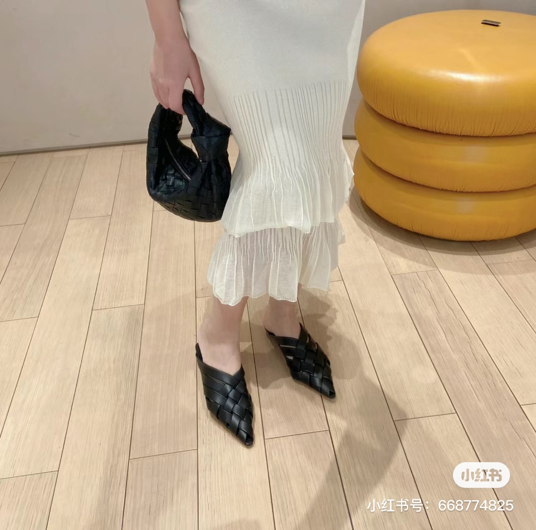 NO:405131,Beautiful footwear pictures~~~~~~~~~~~~~~~~~, high heels, slippers19860909美美上脚图～～～太高级了～～～～,高跟鞋拖鞋,high heels,slippers,Women's Shoes