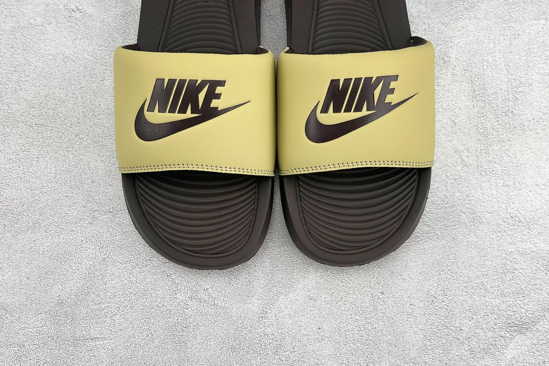 70 平台订单 Nike Victori One 棕色 CN9675-701
