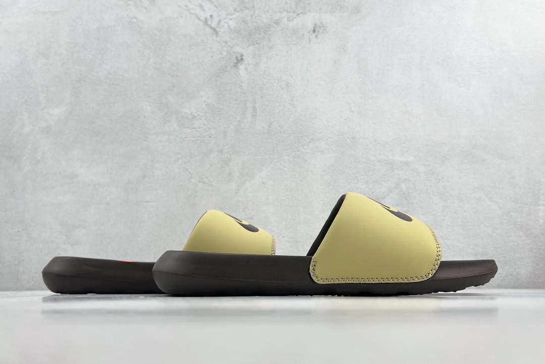 70 平台订单 Nike Victori One 棕色 CN9675-701