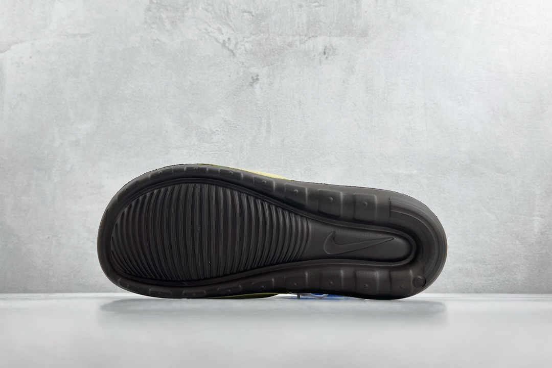 70 平台订单 Nike Victori One 棕色 CN9675-701