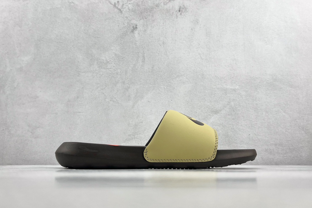 70 平台订单 Nike Victori One 棕色 CN9675-701