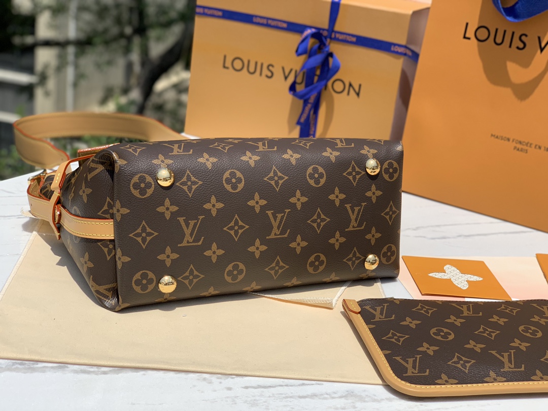 🌼尺寸29x24x12cm 渠道特供 LV 爆款M46203 CARRYALL系列小号购物袋，上市第一天