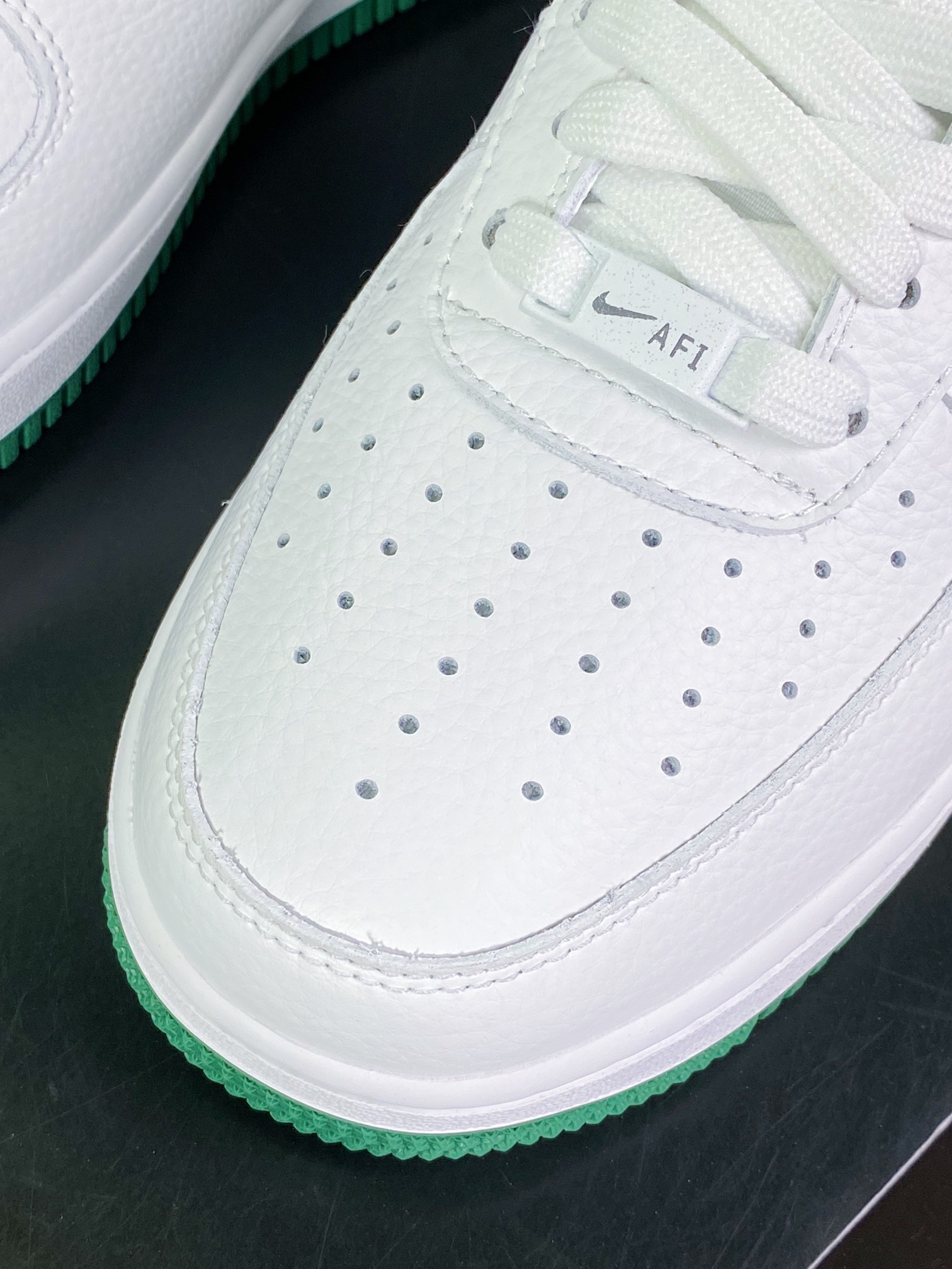 240  Air Force 1'07”40th Anniversary/White Green”空军一号经板鞋“40周年版白深绿小钩”MN5263-126