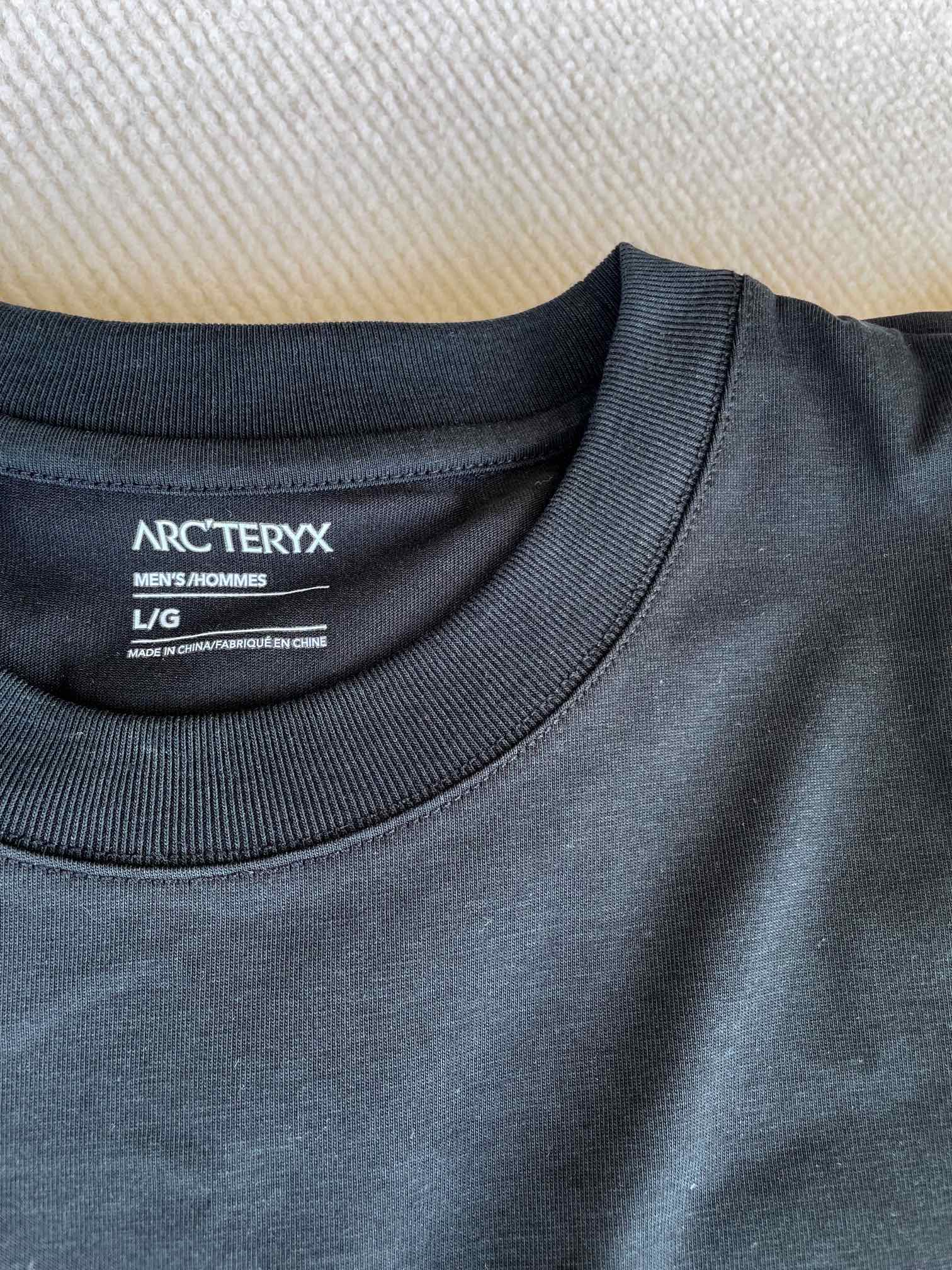 ARC'TERYX 始祖鸟 大LOGO短袖
前后双印花 纯棉面料兼顾弹性 上身舒适有型
尺码:S-XL  版型偏大
六色现货齐发 包装吊牌齐全  区别市面通货