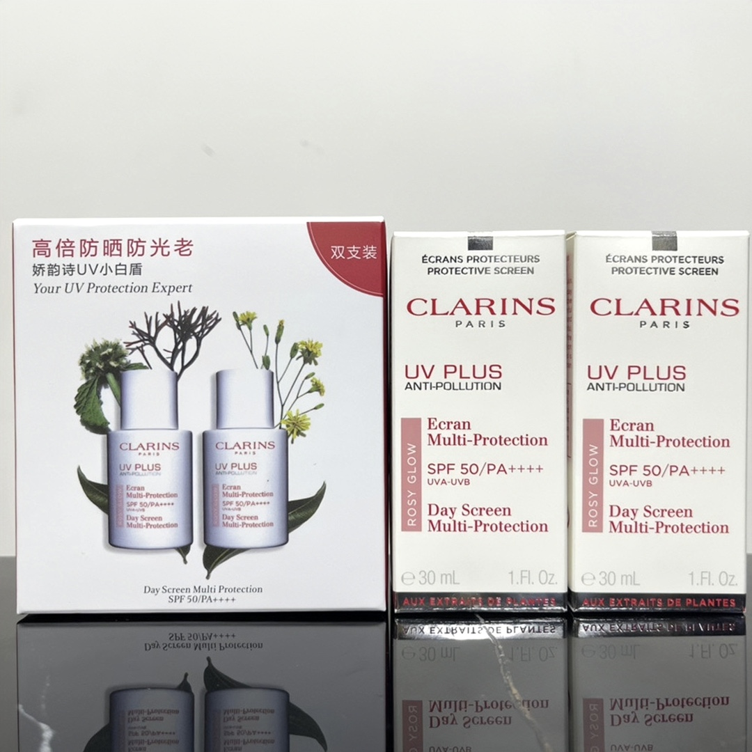 35! Precio por unidad, código: 0449146, versión Mingtong de protector solar de Clarins, set de dos piezas, rosa. Contie…