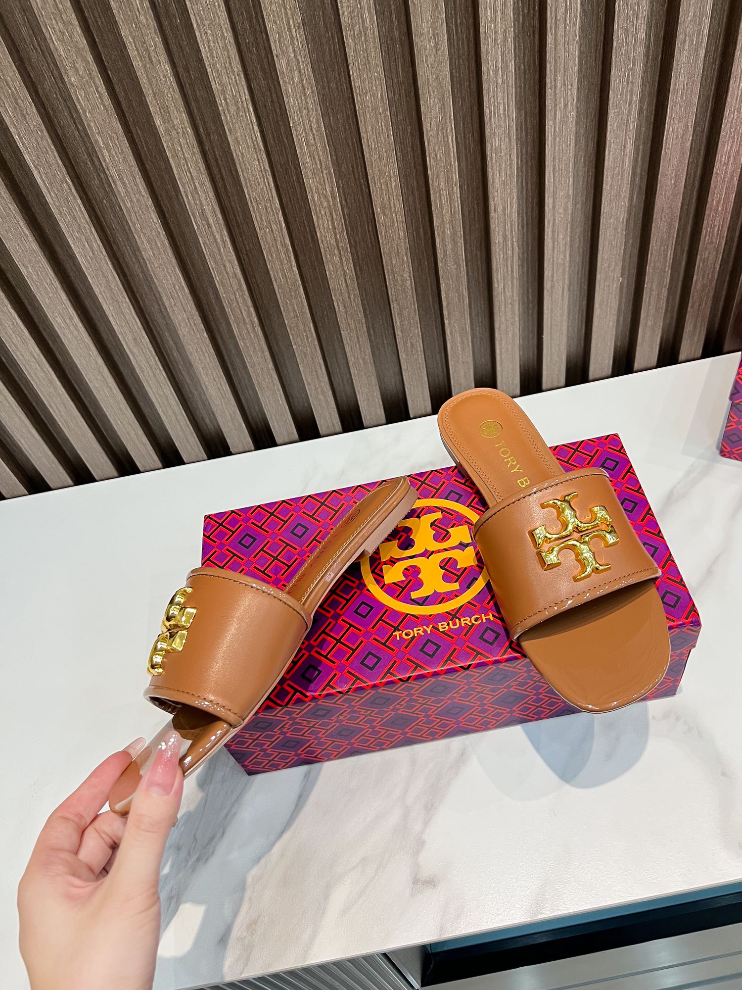 “Comfortable Tory Burch Flat-Floor Slippers for Foreign Trade Orders” - 图片 5