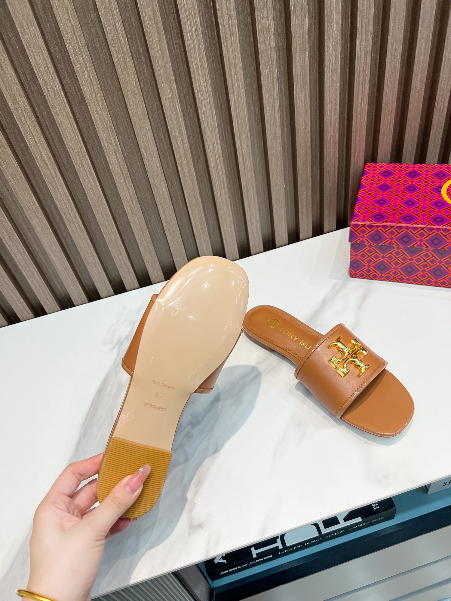 “Comfortable Tory Burch Flat-Floor Slippers for Foreign Trade Orders” - 图片 8
