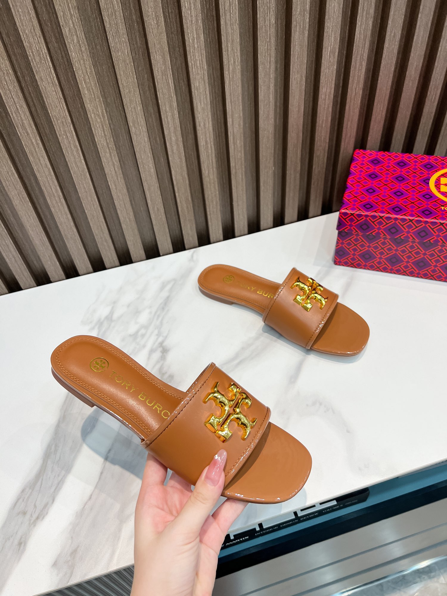 “Comfortable Tory Burch Flat-Floor Slippers for Foreign Trade Orders” - 图片 7