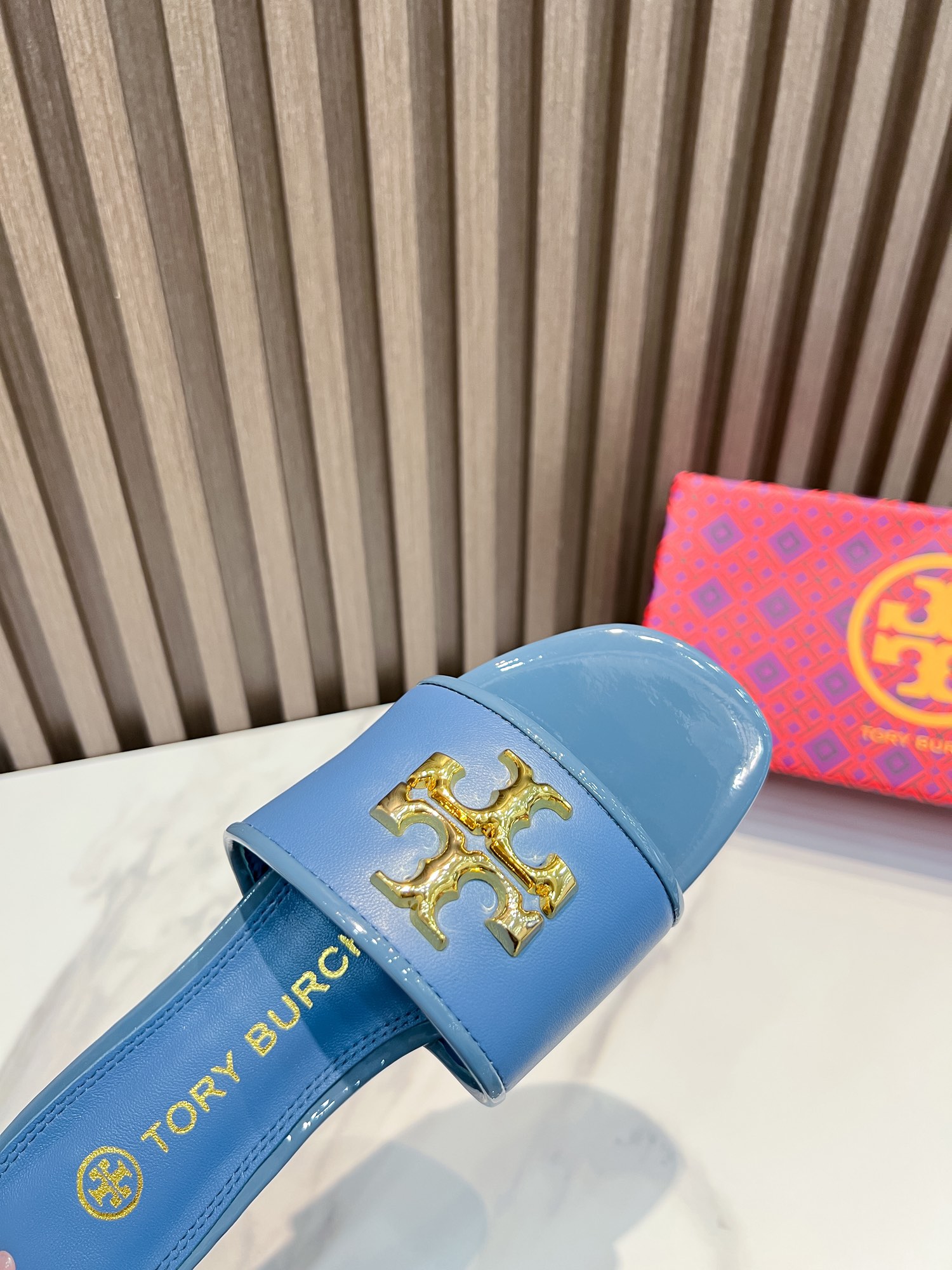 Tory Burch Flat-Floor Slippers: Premium Comfort in Cattle and Sheep Skin, Ideal for Foreign Trade Orders - 图片 3