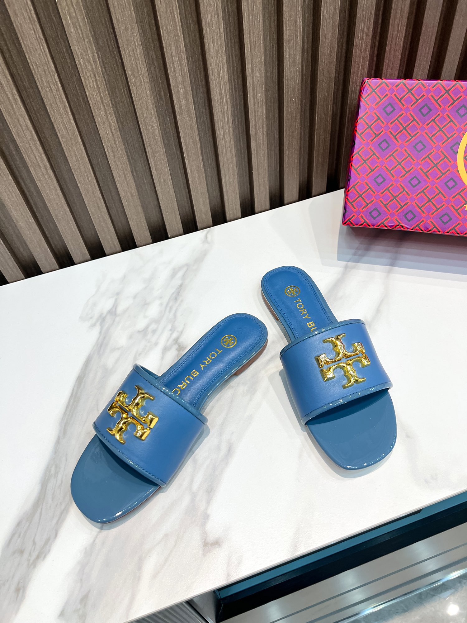 Tory Burch Flat-Floor Slippers: Premium Comfort in Cattle and Sheep Skin, Ideal for Foreign Trade Orders - 图片 2