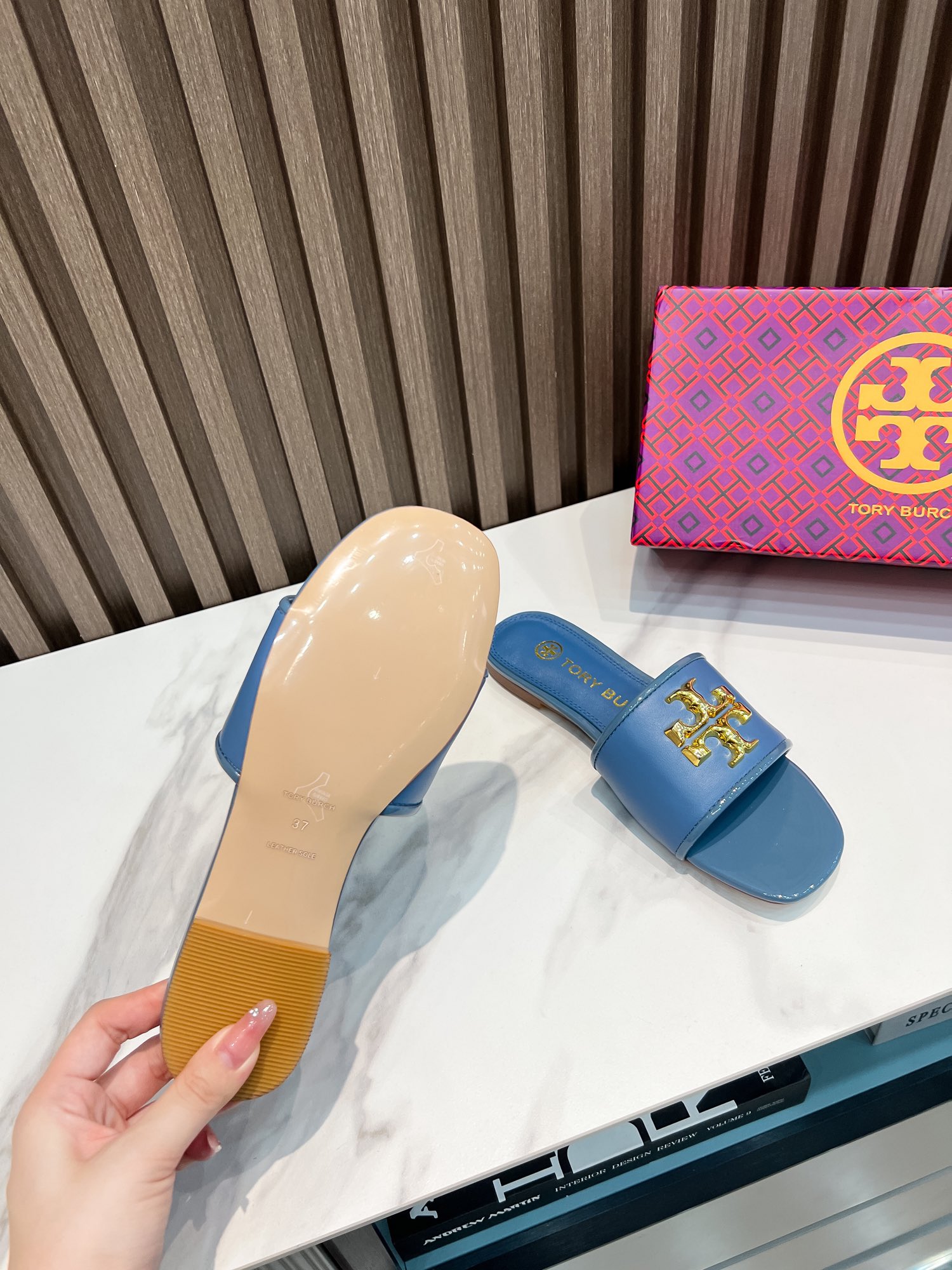 Tory Burch Flat-Floor Slippers: Premium Comfort in Cattle and Sheep Skin, Ideal for Foreign Trade Orders - 图片 7