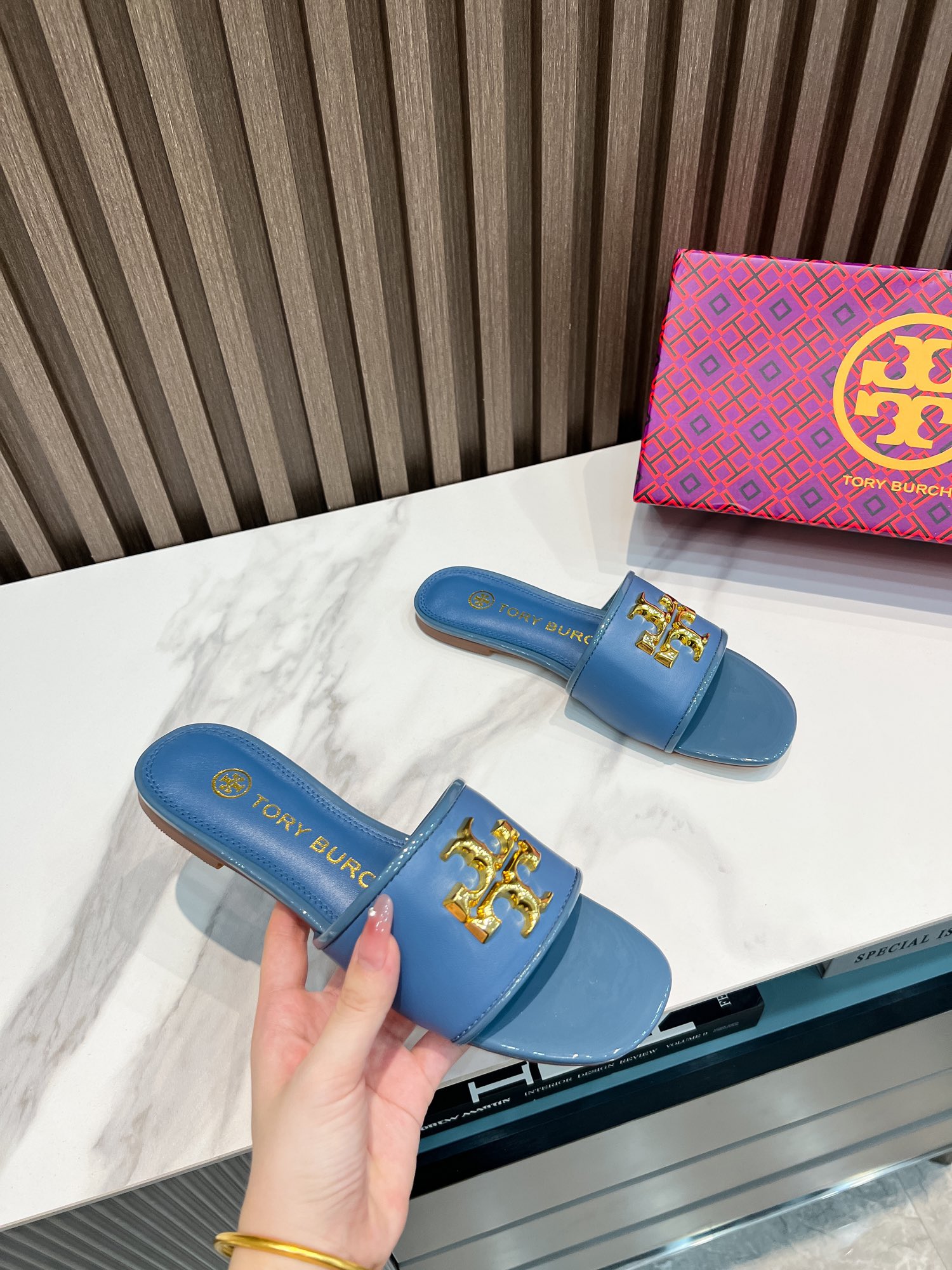 Tory Burch Flat-Floor Slippers: Premium Comfort in Cattle and Sheep Skin, Ideal for Foreign Trade Orders - 图片 4