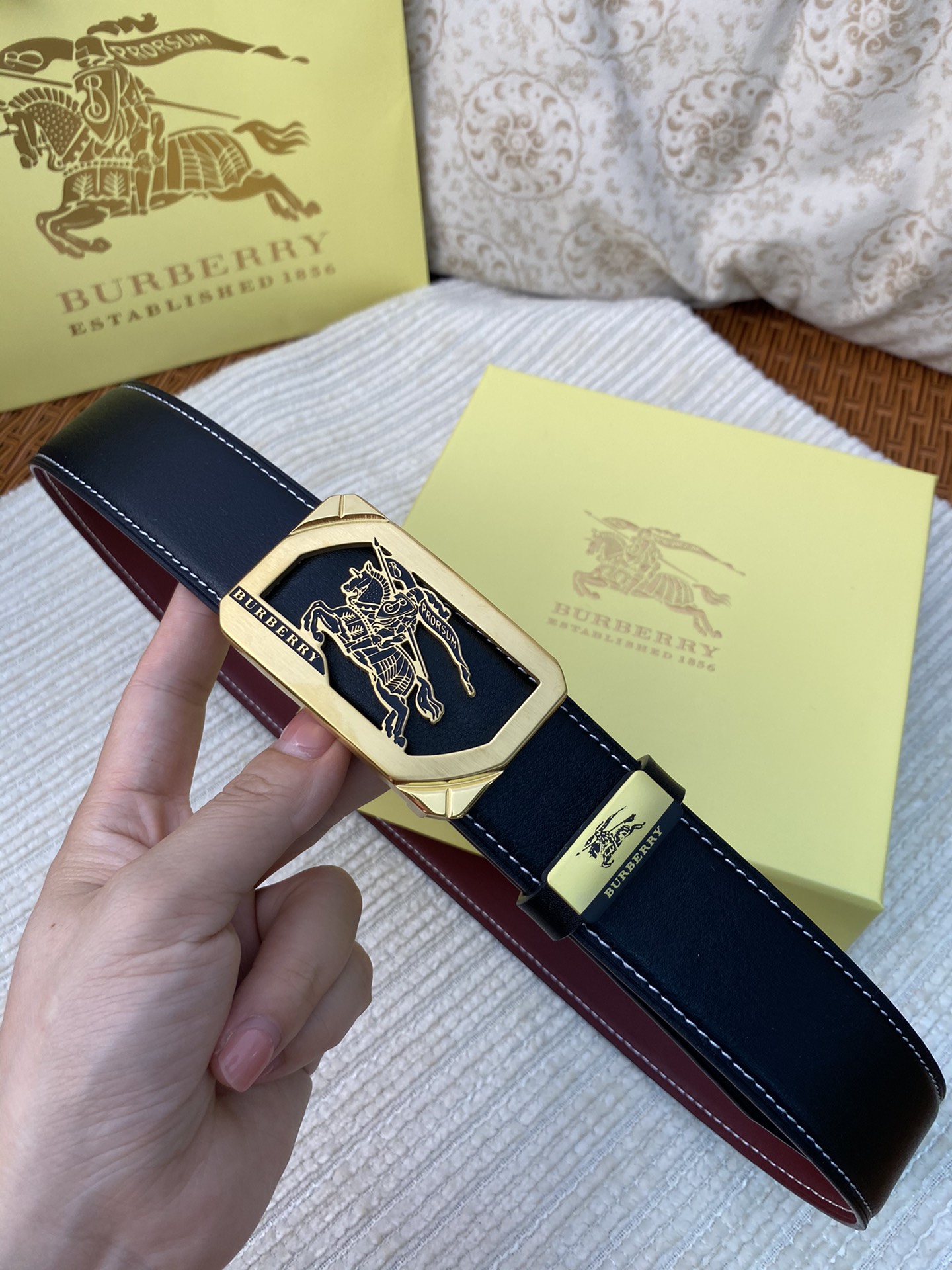 品名巴宝莉C原单材质原单牛皮腰带百分