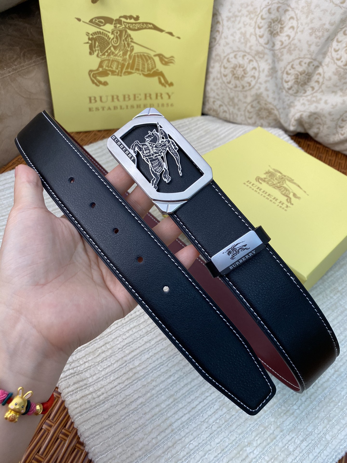 品名巴宝莉C原单材质原单牛皮腰带百分