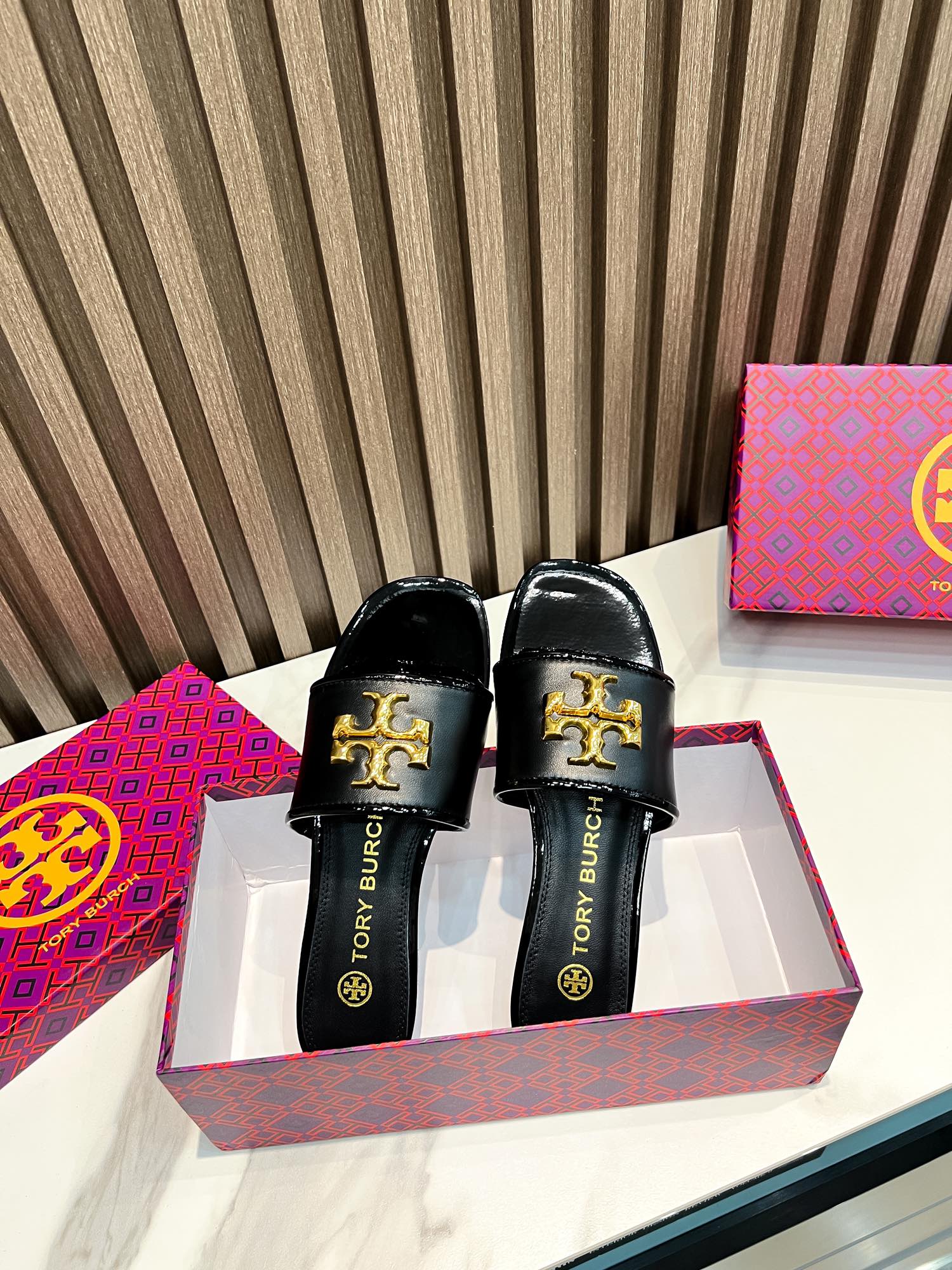 Tory Burch Flat-Floor Slippers: Comfortable Leather Design for Foreign Trade Orders - 图片 6