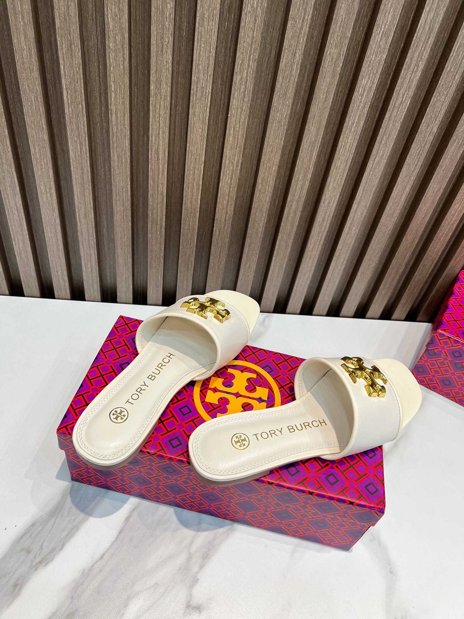 Tory Burch Flat-Floor Slippers: Premium Comfort in Cattle and Sheep Skin, Various Sizes - 图片 6