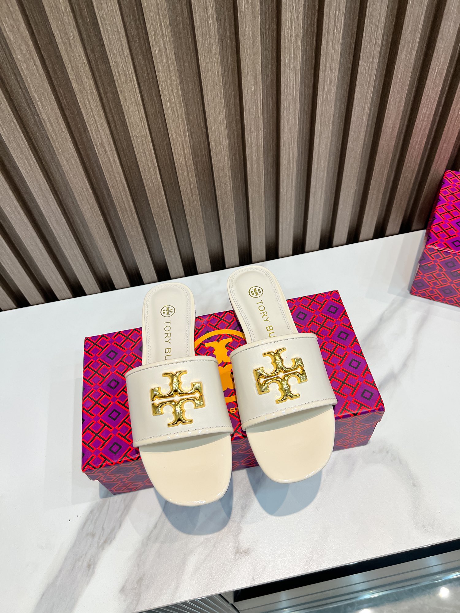 Tory Burch Flat-Floor Slippers: Premium Comfort in Cattle and Sheep Skin, Various Sizes - 图片 7