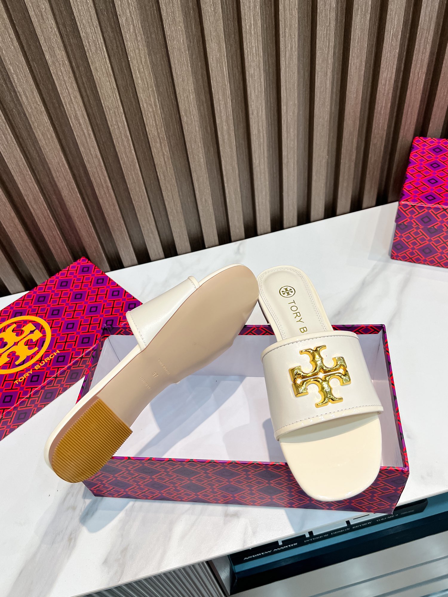 Tory Burch Flat-Floor Slippers: Premium Comfort in Cattle and Sheep Skin, Various Sizes - 图片 5