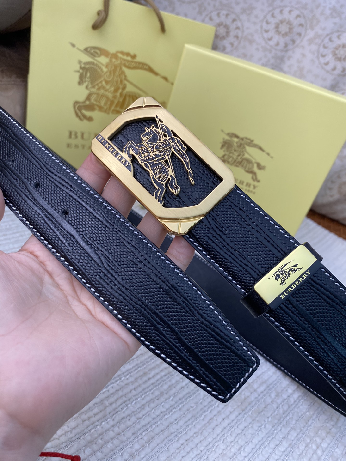 品名巴宝莉C原单材质原单牛皮腰带百分