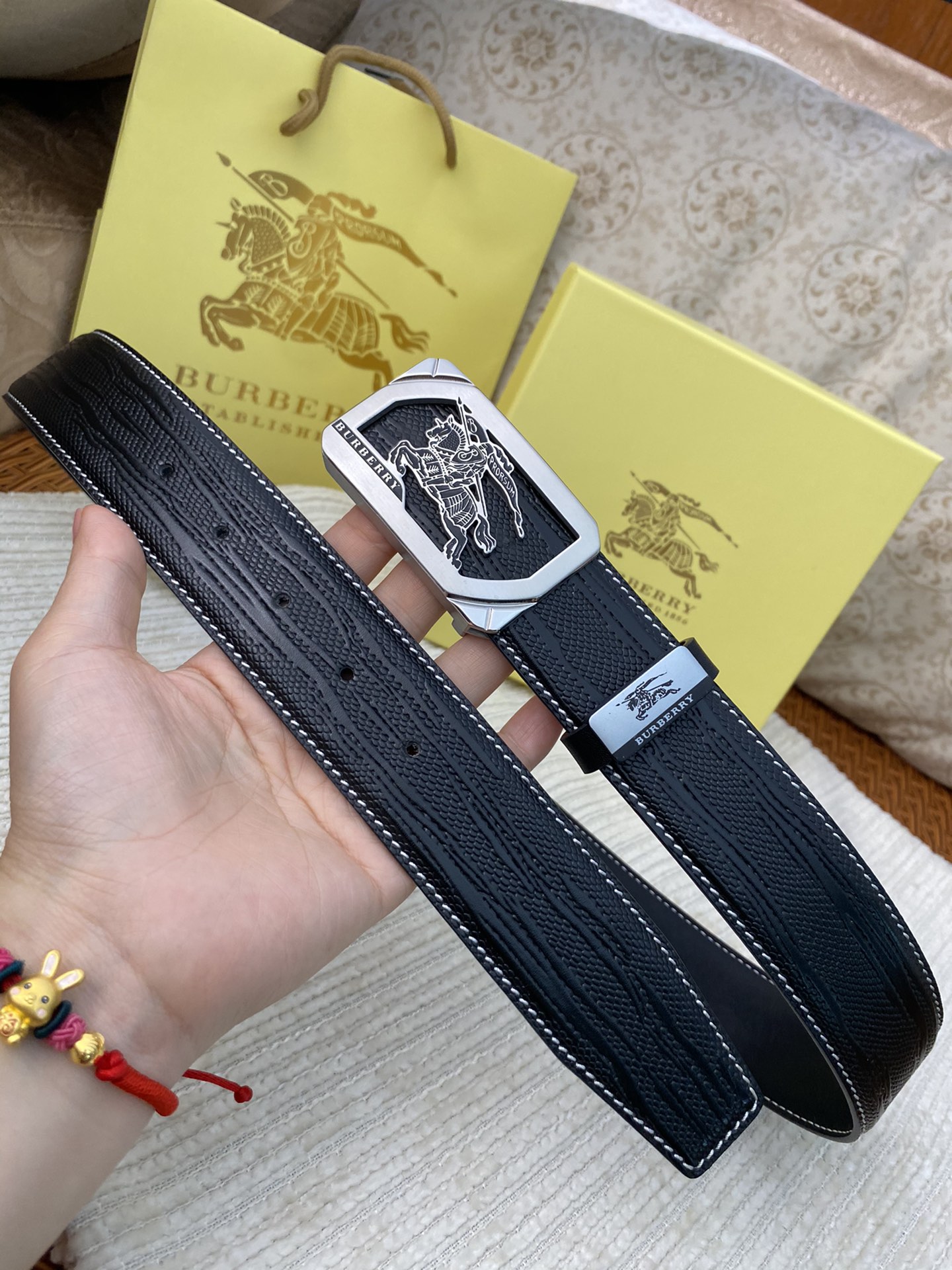 品名巴宝莉C原单材质原单牛皮腰带百分