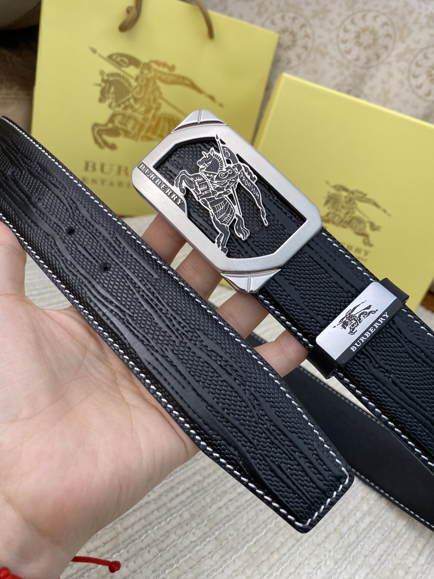 品名巴宝莉C原单材质原单牛皮腰带百分