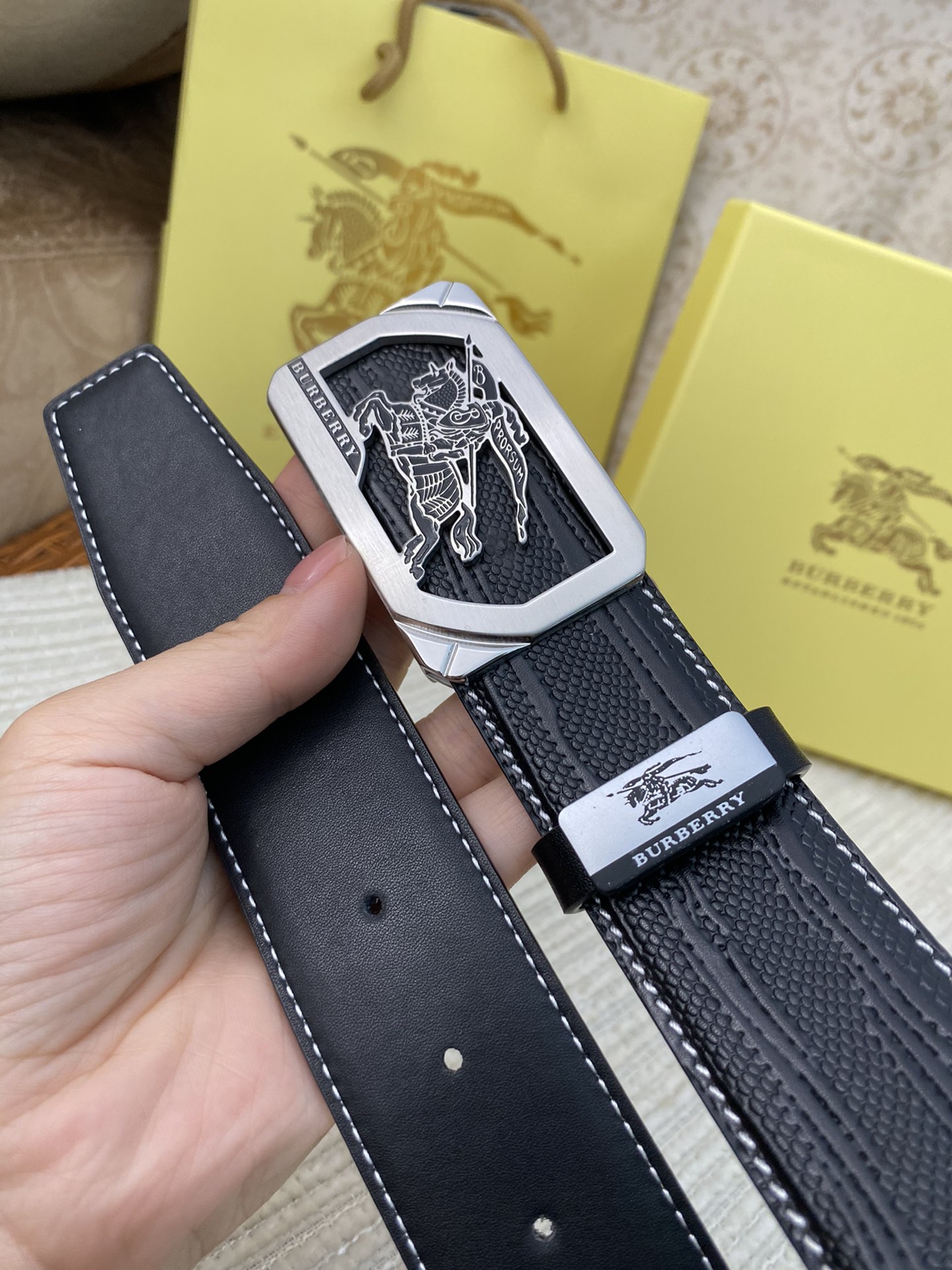 品名巴宝莉C原单材质原单牛皮腰带百分