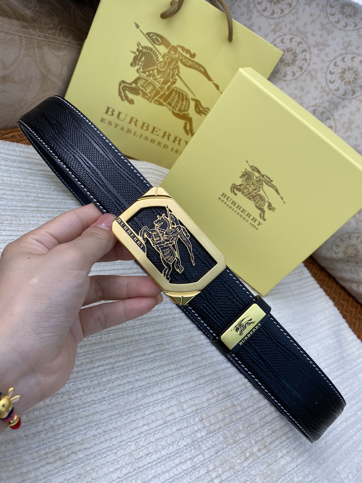 品名巴宝莉C原单材质原单牛皮腰带百分