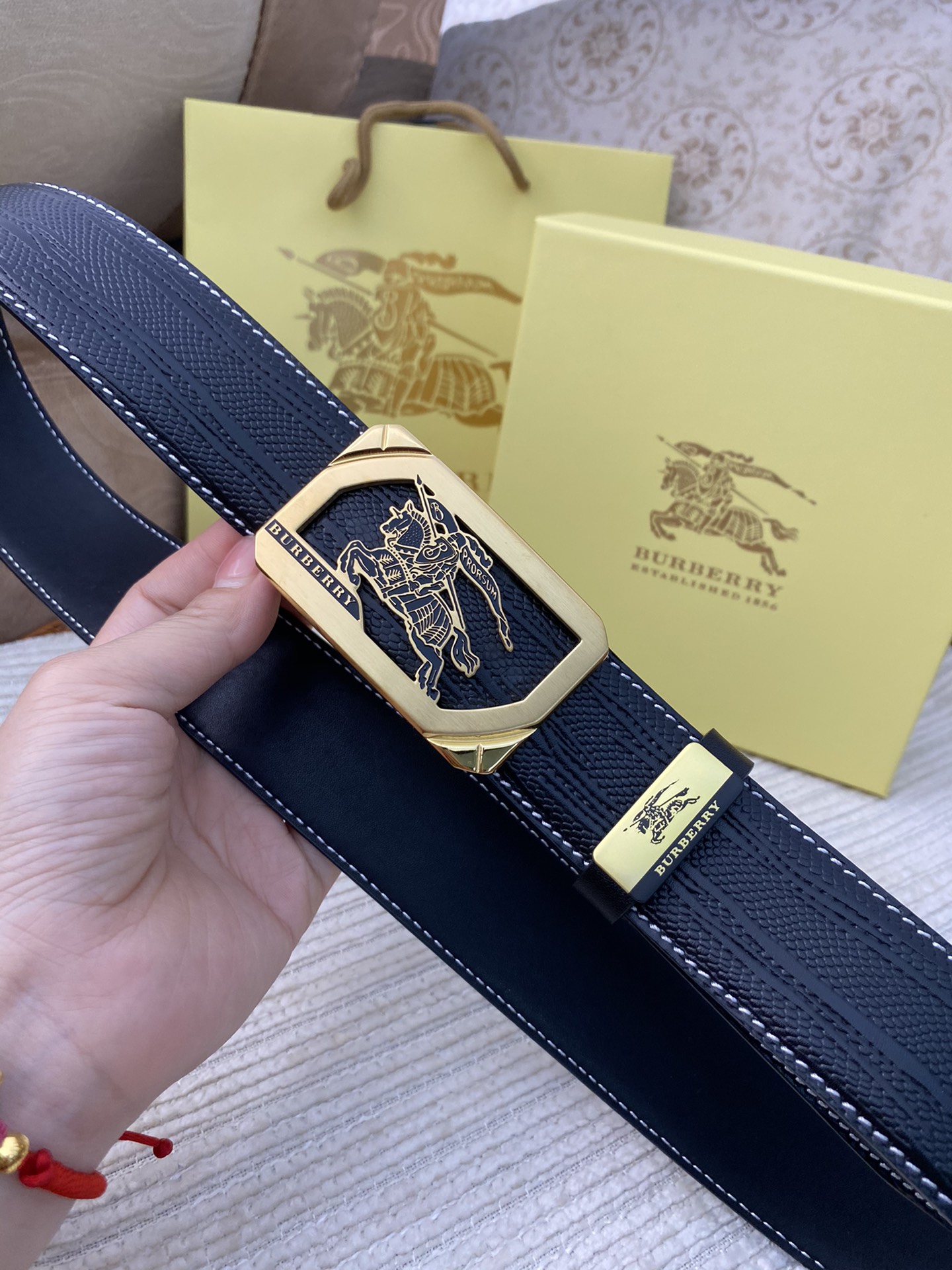 品名巴宝莉C原单材质原单牛皮腰带百分