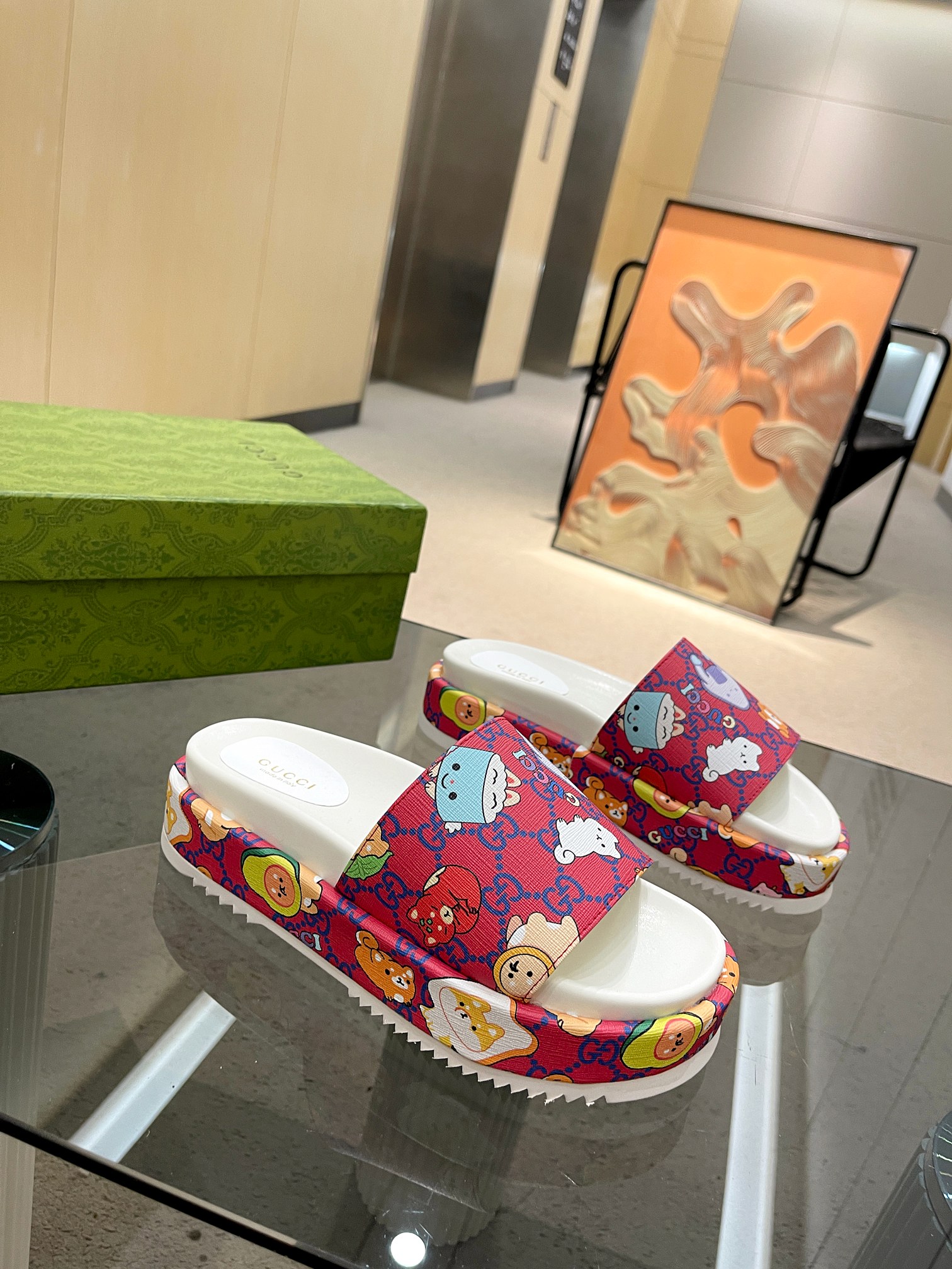 Gucci Limited Edition Platform Slides with Cartoon Character Print 3 a1682061827056 3136